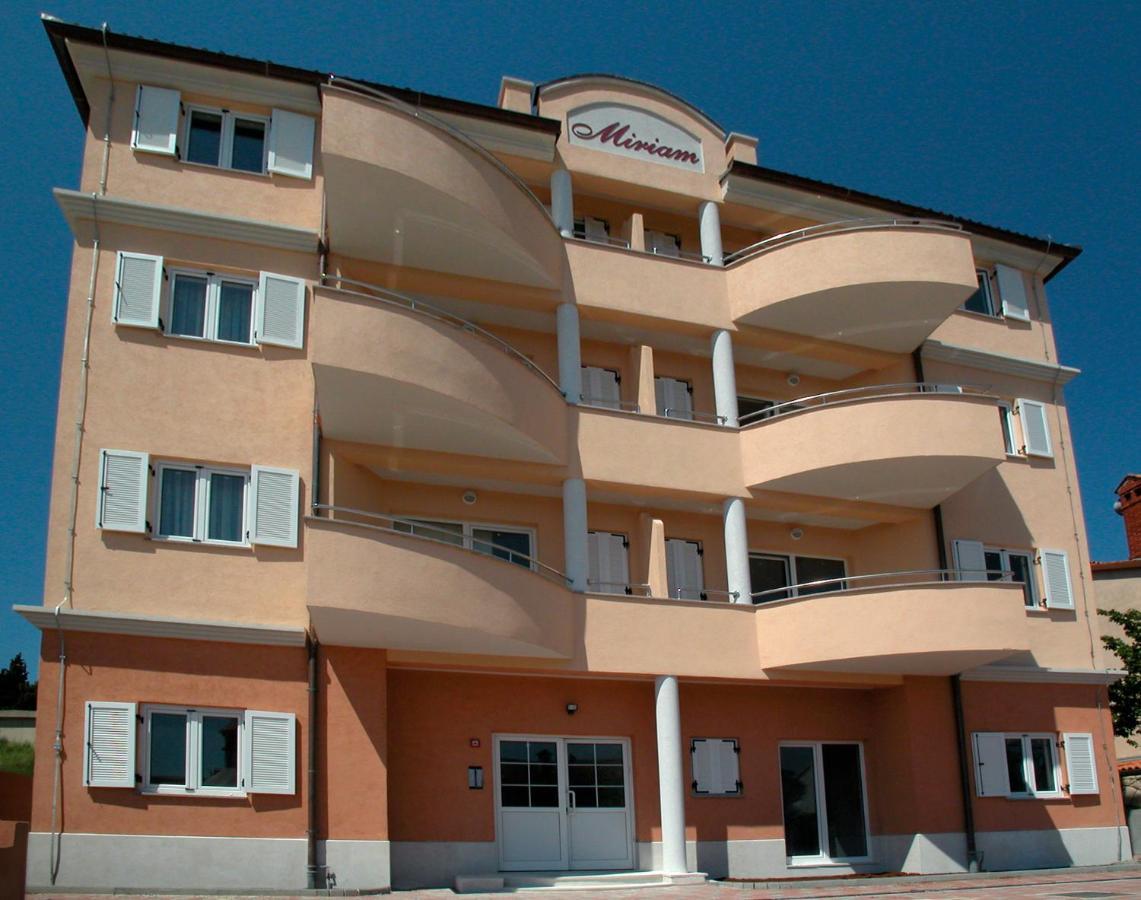 Apartments Miriam Premantura Ngoại thất bức ảnh